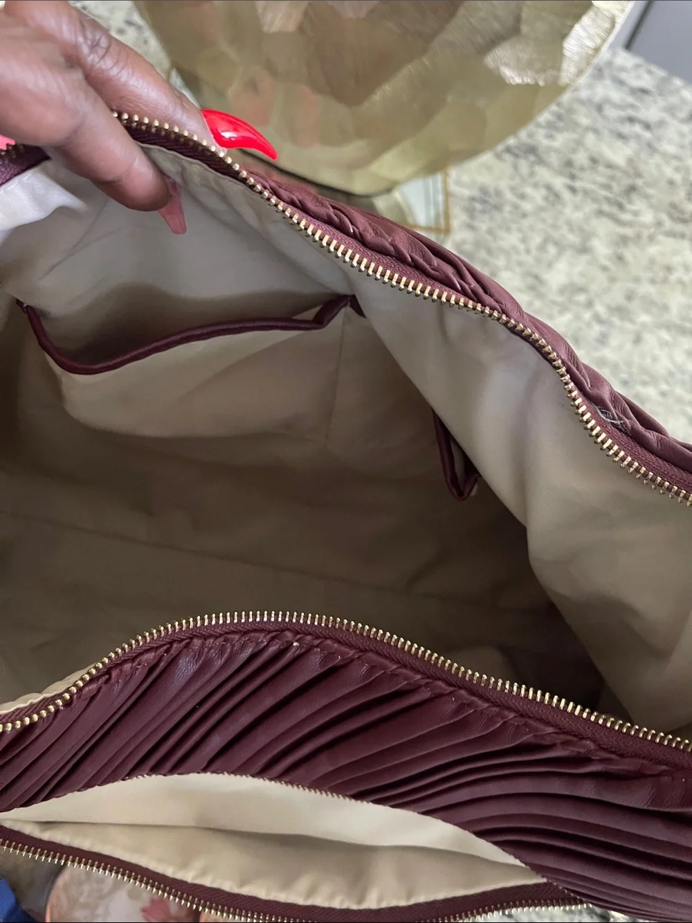 Stylish Plum Wave-Texture Shoulder Bag